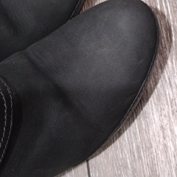 Clarks Artisan black leather zip ankle boots. Size 8. Mint condition - Picture 2 of 12